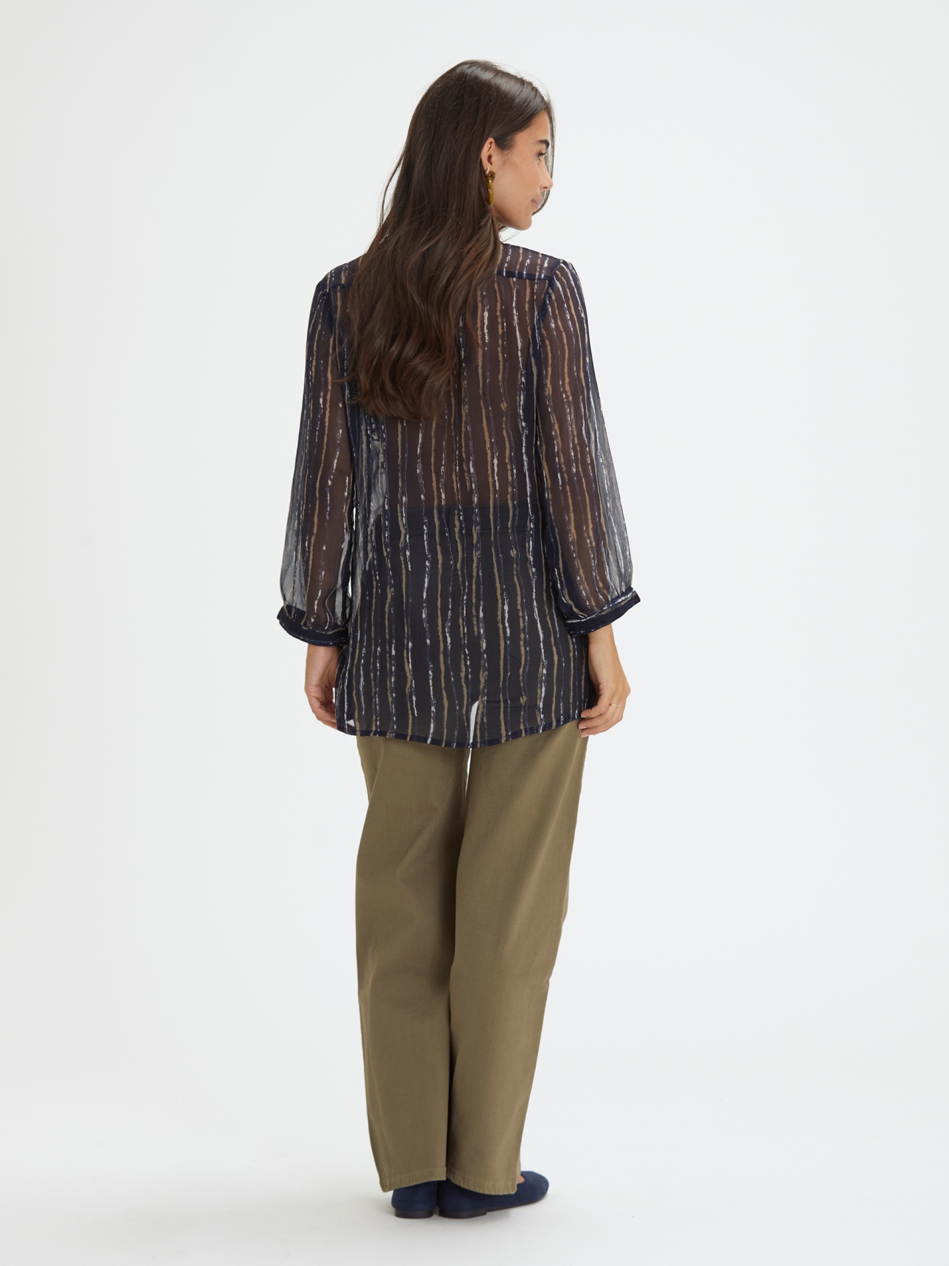 Blusa Azul com Bordados