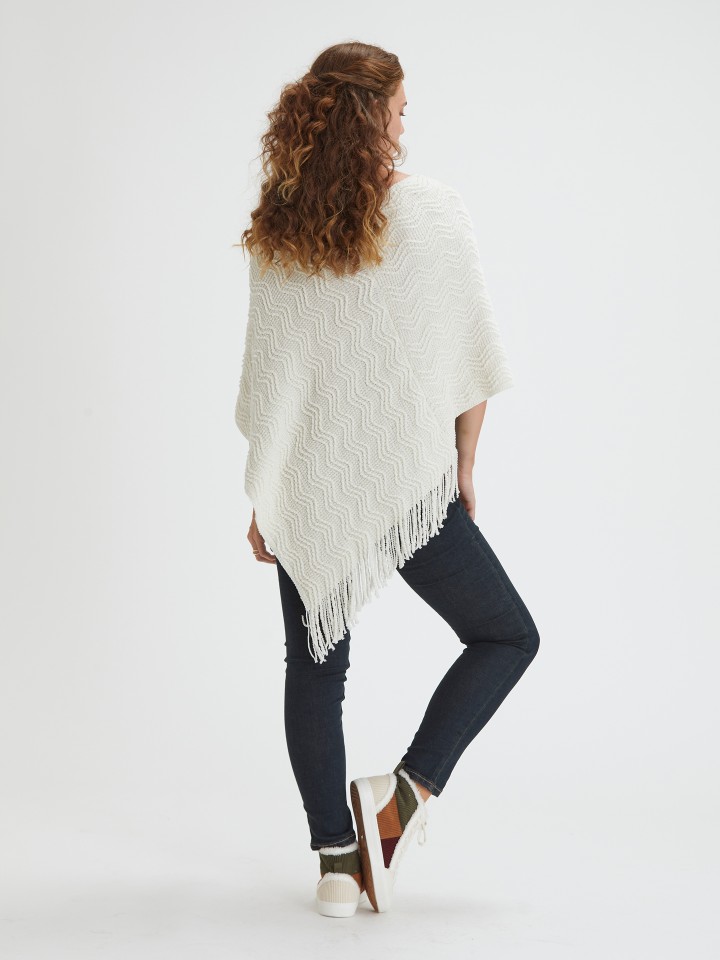 Poncho em Chenil Branco
