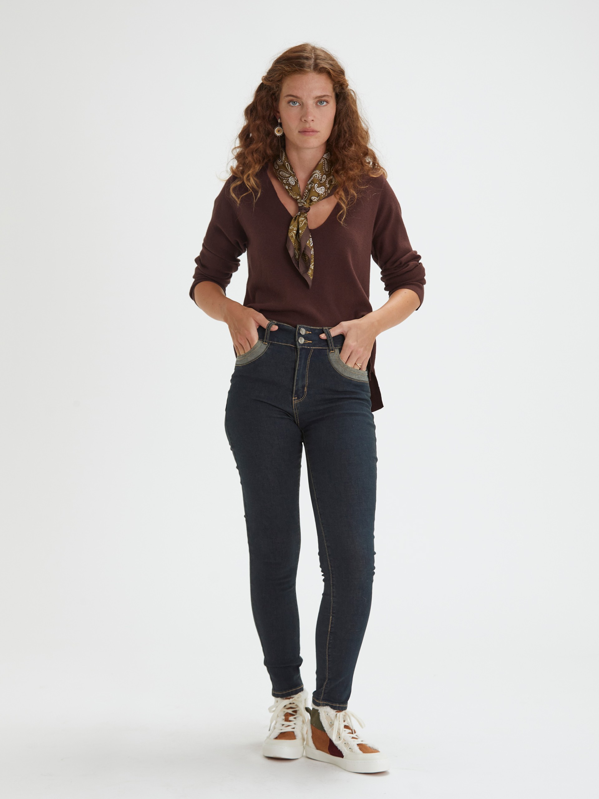 Jeans High-Waist Escuras