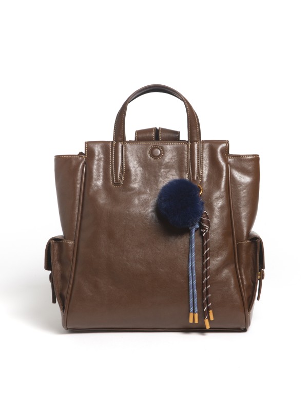 Mochila em Pele Sintetica com Pendente