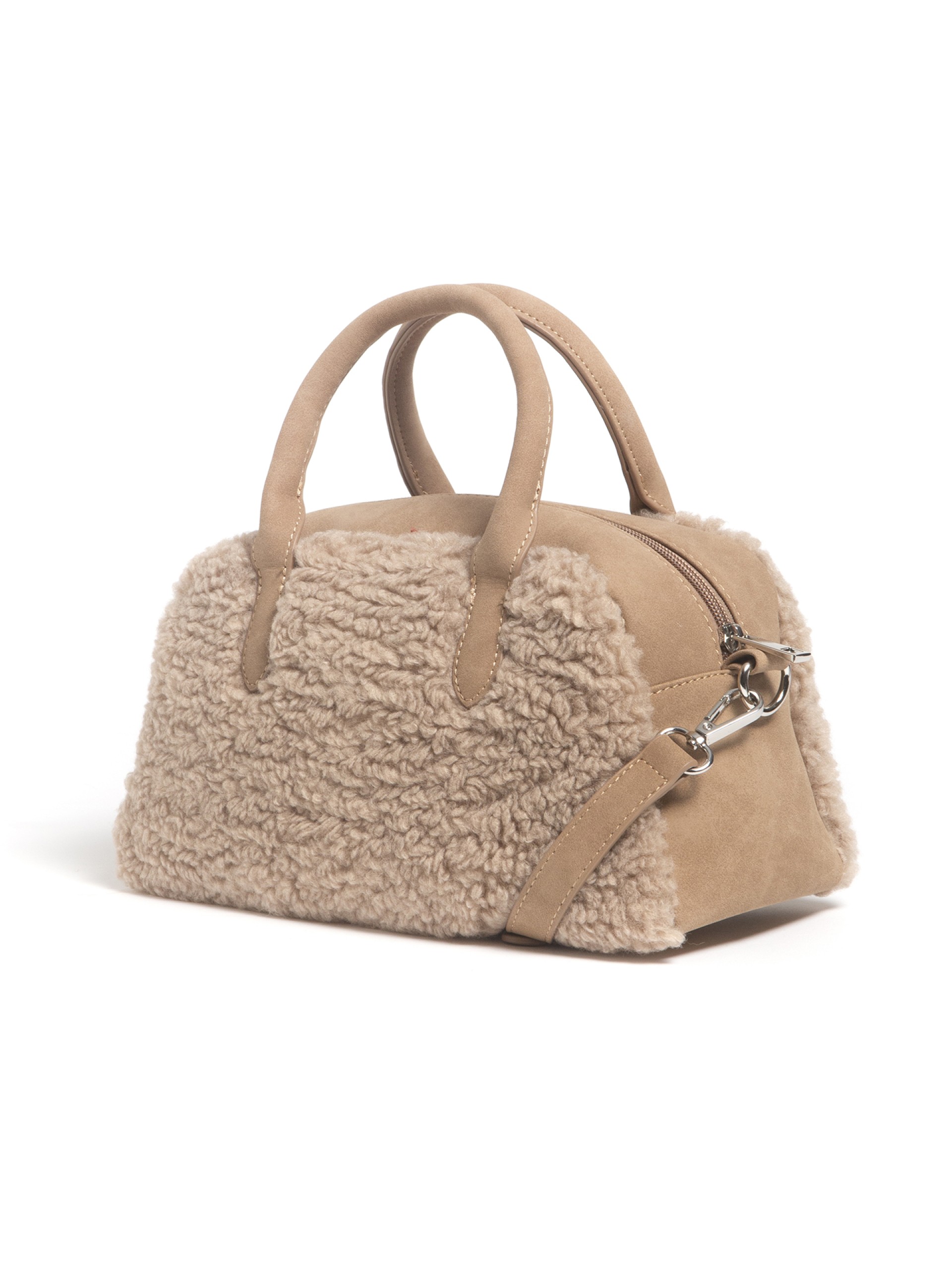 Mala em Pelo Sintetico com Alcas de Mao