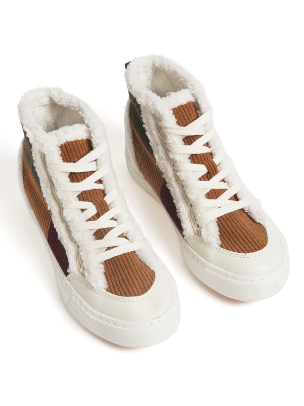 Tenis Multicolor com Forro Interior Tenis Multicolor com Forro Interior