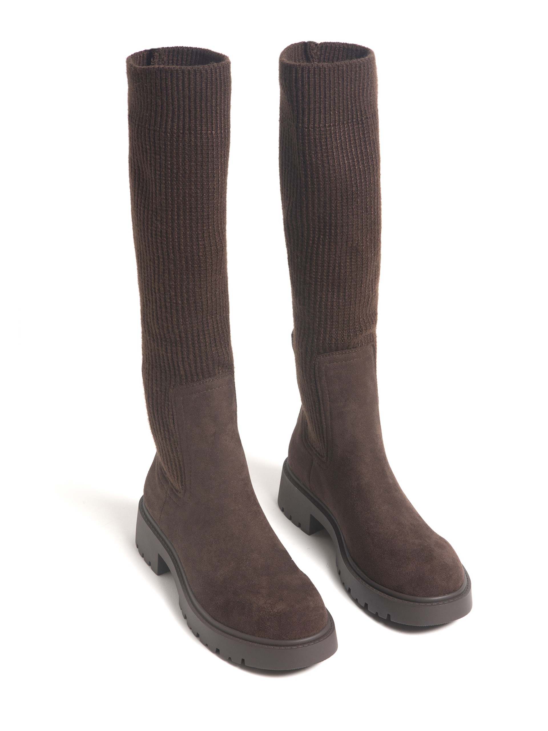 Bota em Imitacao de Camurca com Caneleira em Malha