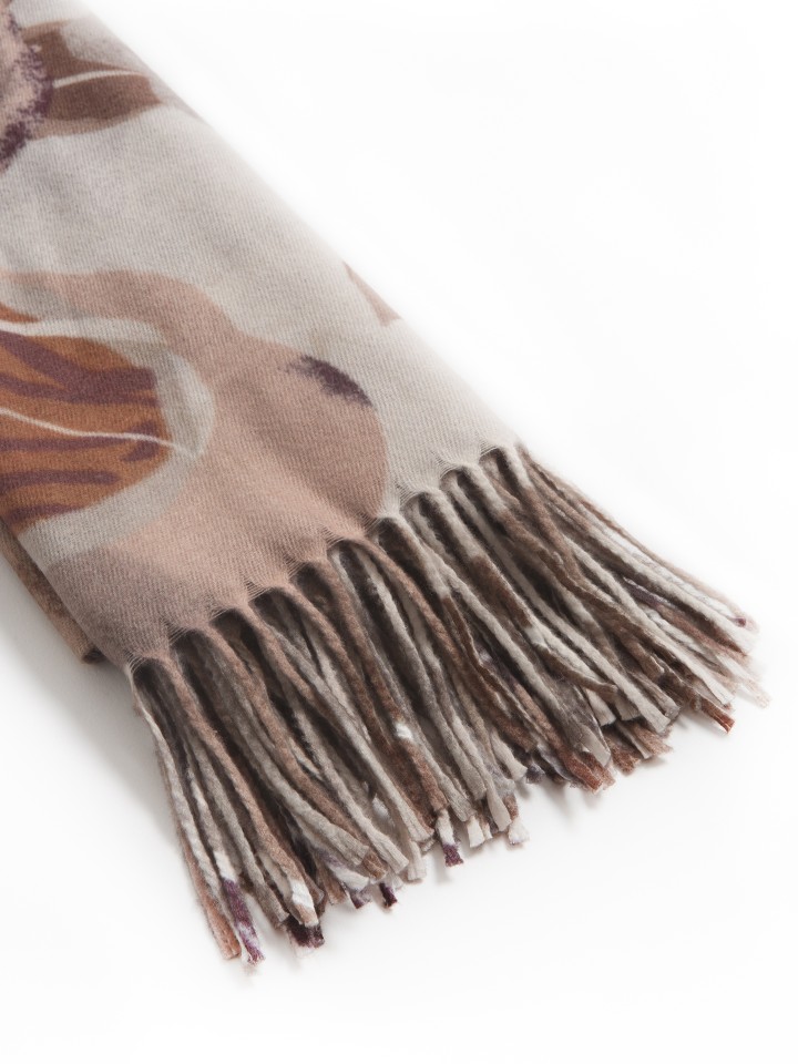 Cachecol Macio com Padrao Floral