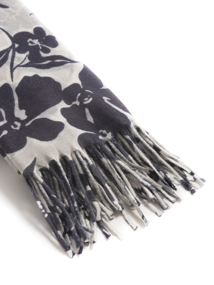 Cachecol Macio com Padrao Floral