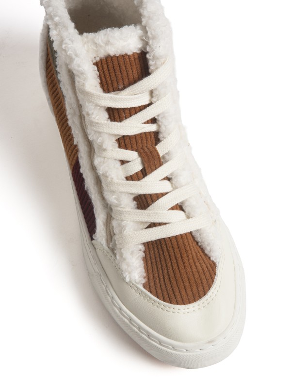 Tenis Multicolor com Forro Interior Tenis Multicolor com Forro Interior