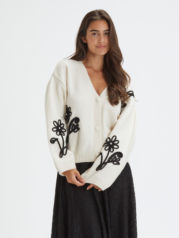 Cardigan em Malha com Bordados