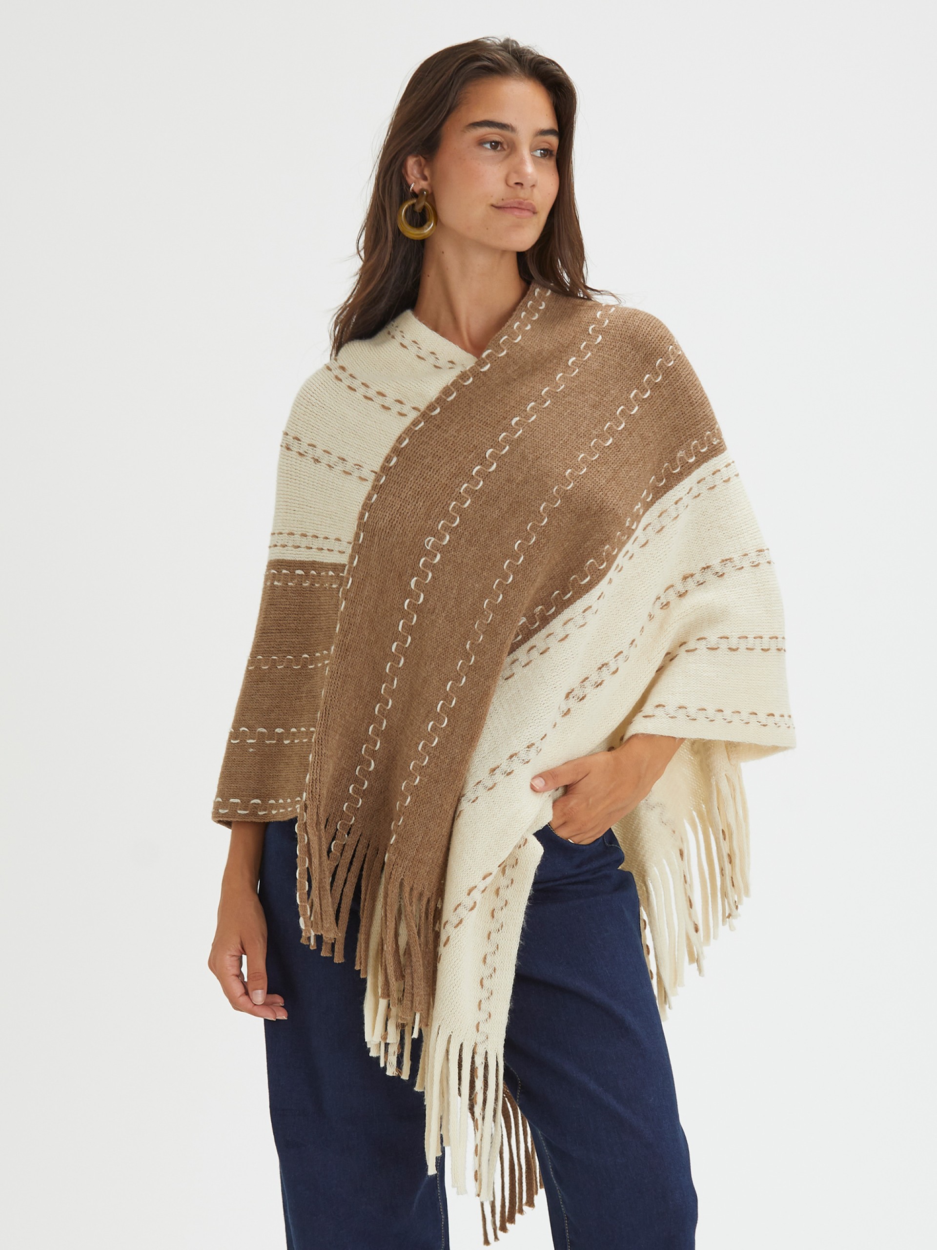 Poncho em Malha com efeito Zigzag