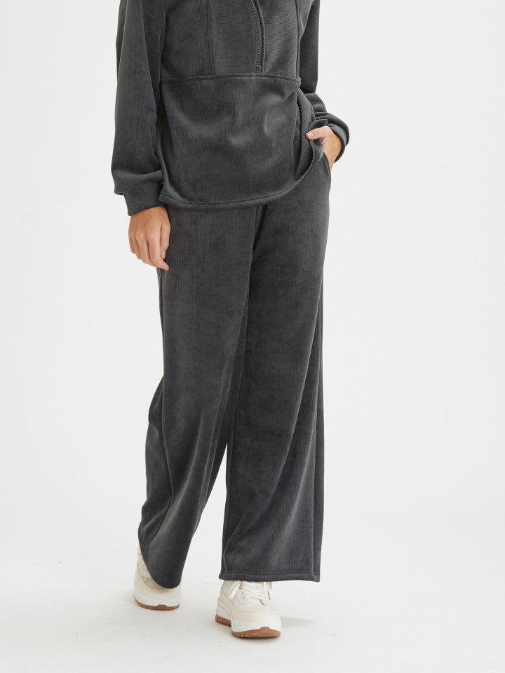 Calcas Corte Direito