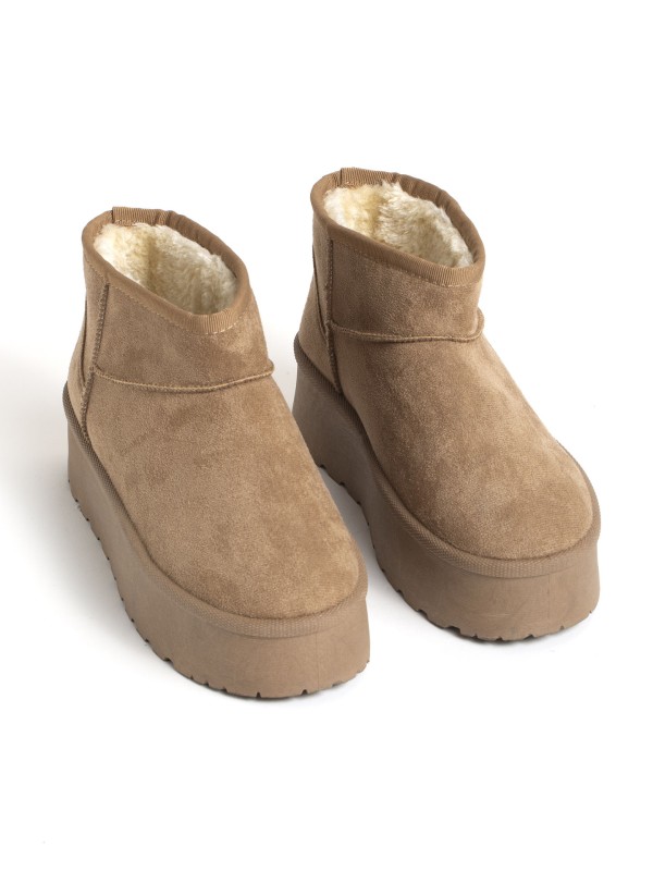 Bota em Imitacao de Camurca com Sola Plataforma Bota em Imitacao de Camurca com Sola Plataforma