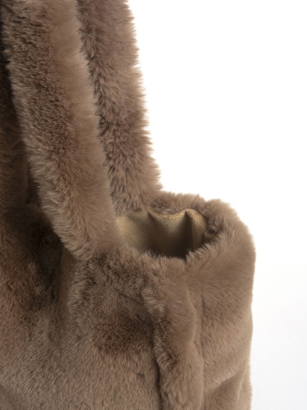 Mala em Efeito Pelo com Alcas de Ombro Mala em Efeito Pelo com Alcas de Ombro