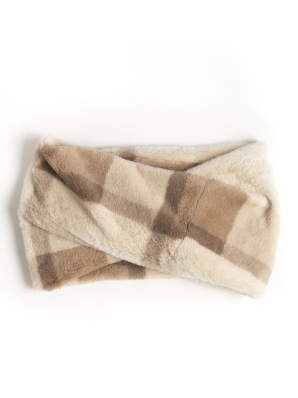 Gola em Efeito Pelo com Padrao aos Quadrados