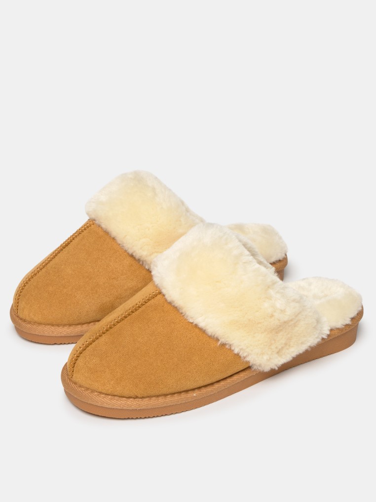Pantufa em faux pele