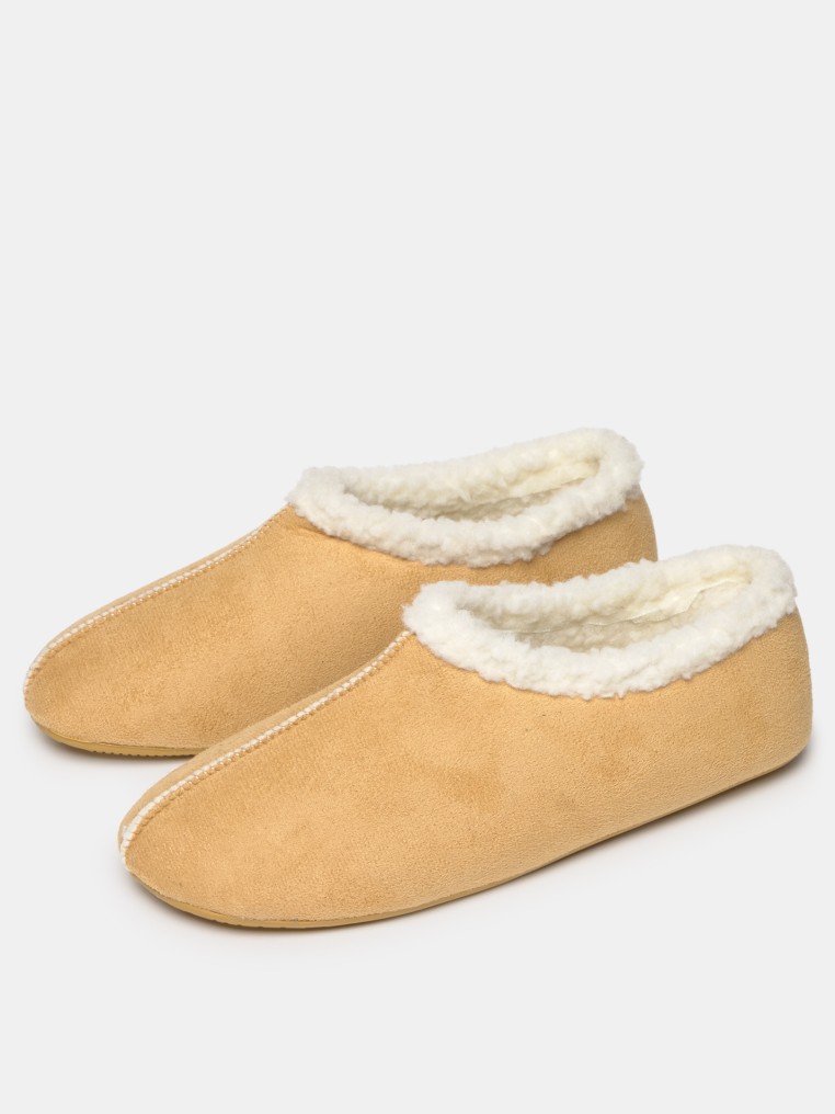 Chinelo fechado com efeito de couro