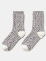 Meias de malha entrancada em chenille