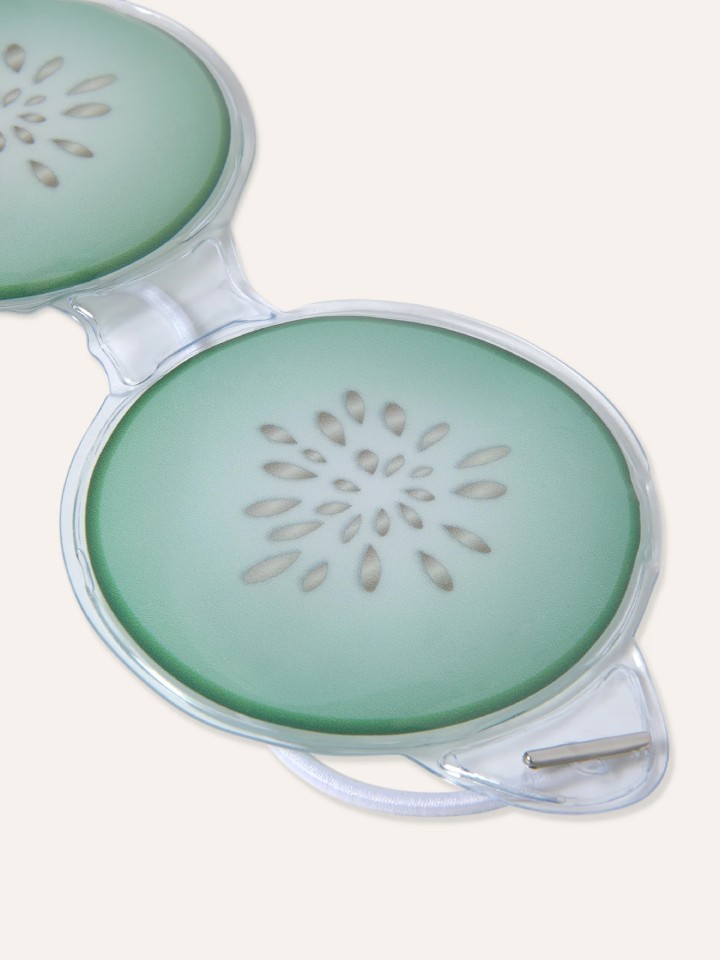 Mascara para os olhos em forma de pepino