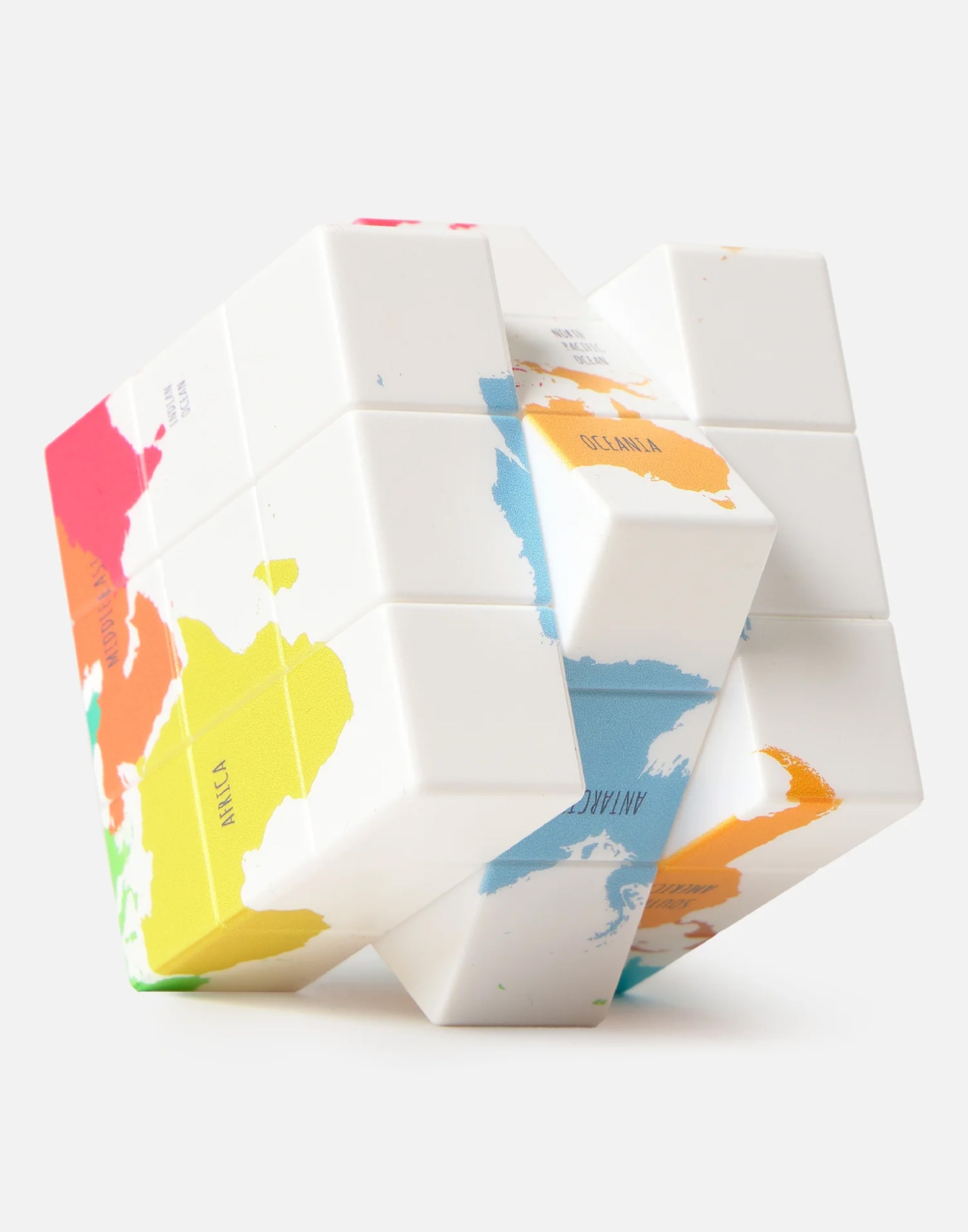 Jogo do cubo com mapa-mundo