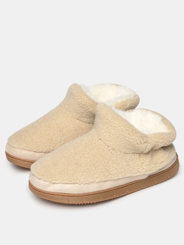 Pantufas de cano alto