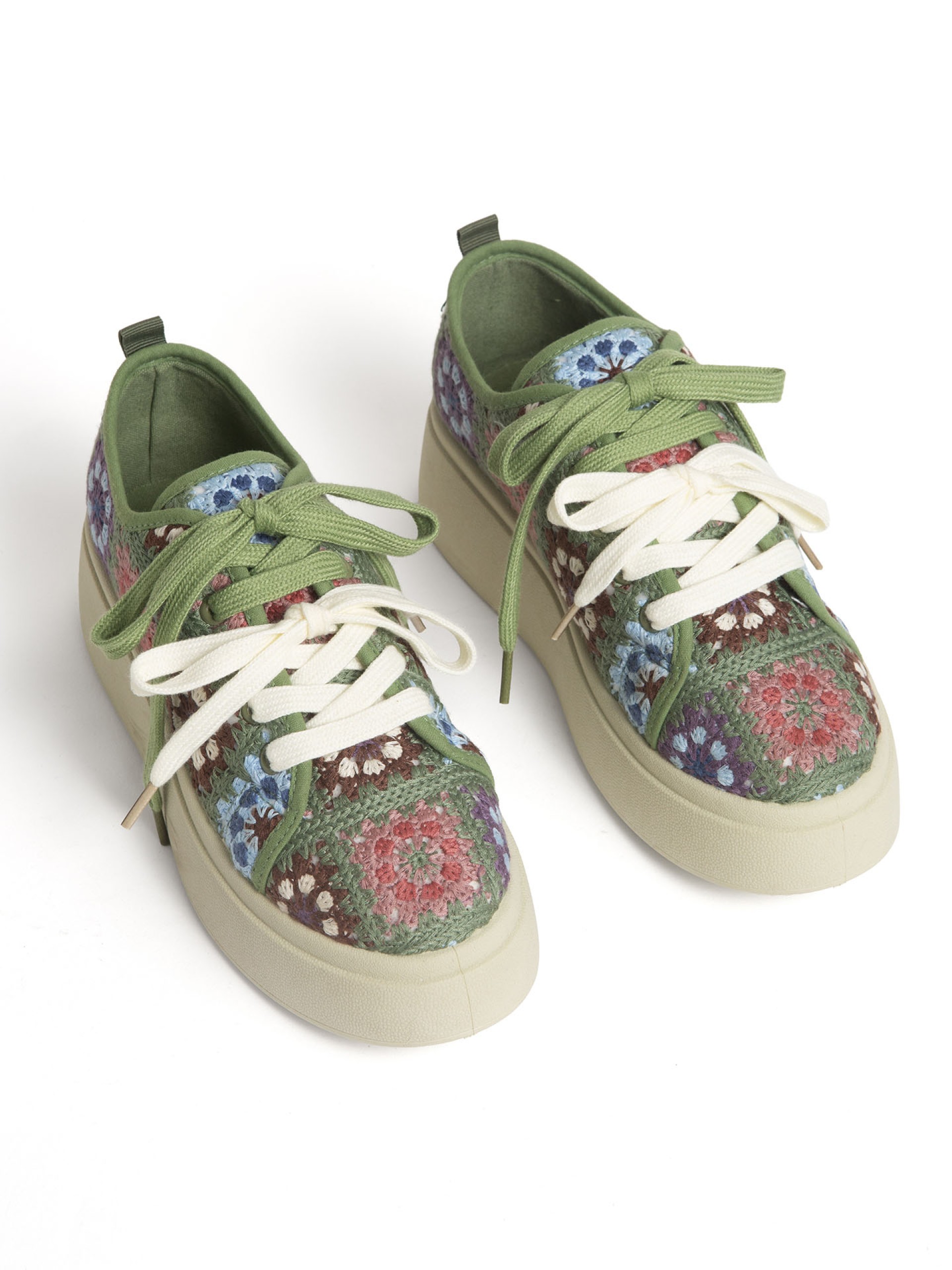 Tenis em Croche com Plataforma