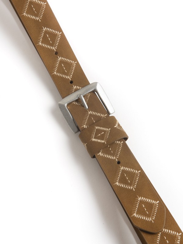 Cinto em Imitacao de Camurca com Bordado Geometrico Cinto em Imitacao de Camurca com Bordado Geometrico