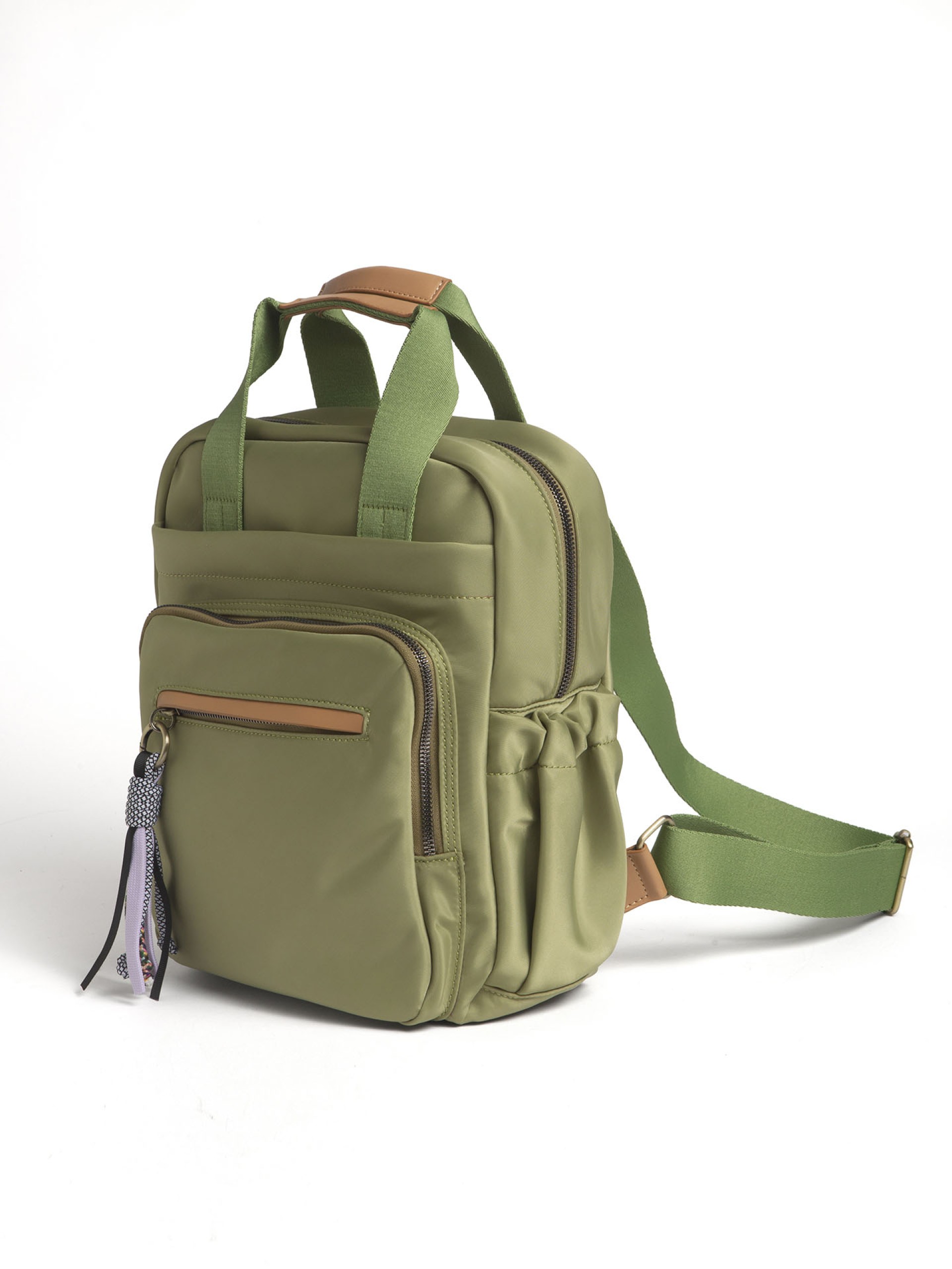 Mochila em Nylon com Bolso Frontal