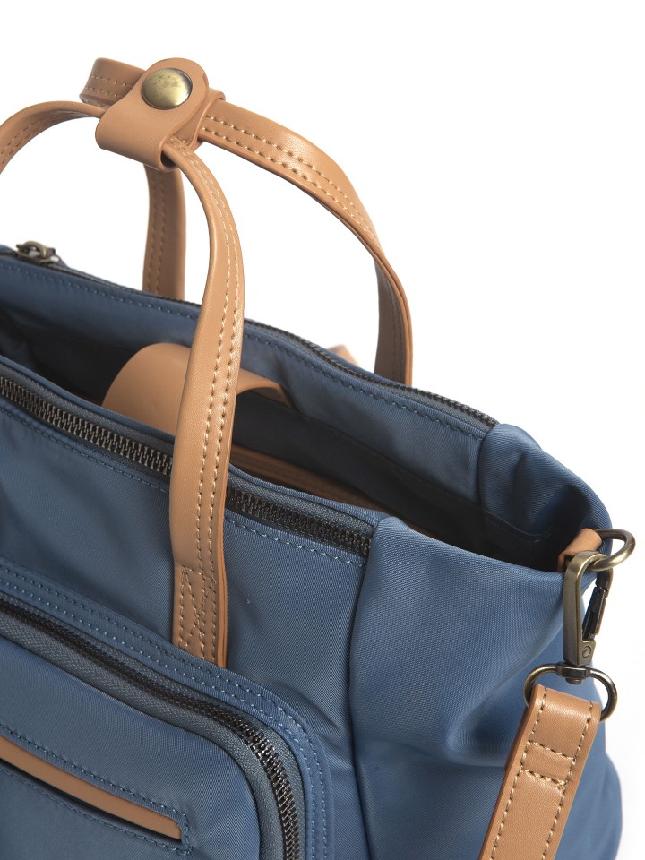 Mala Em Nylon com Bolsos Frontais