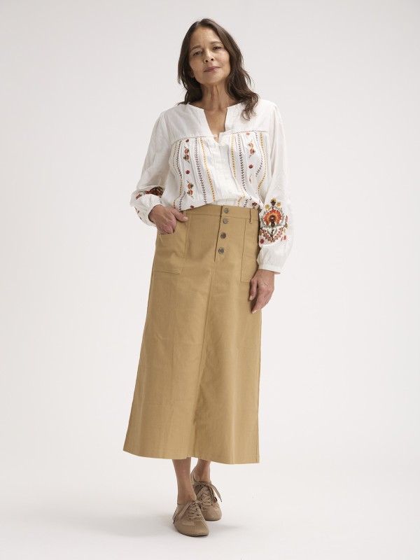 Blusa Fluida com Bordados e Renda Blusa Fluida com Bordados e Renda