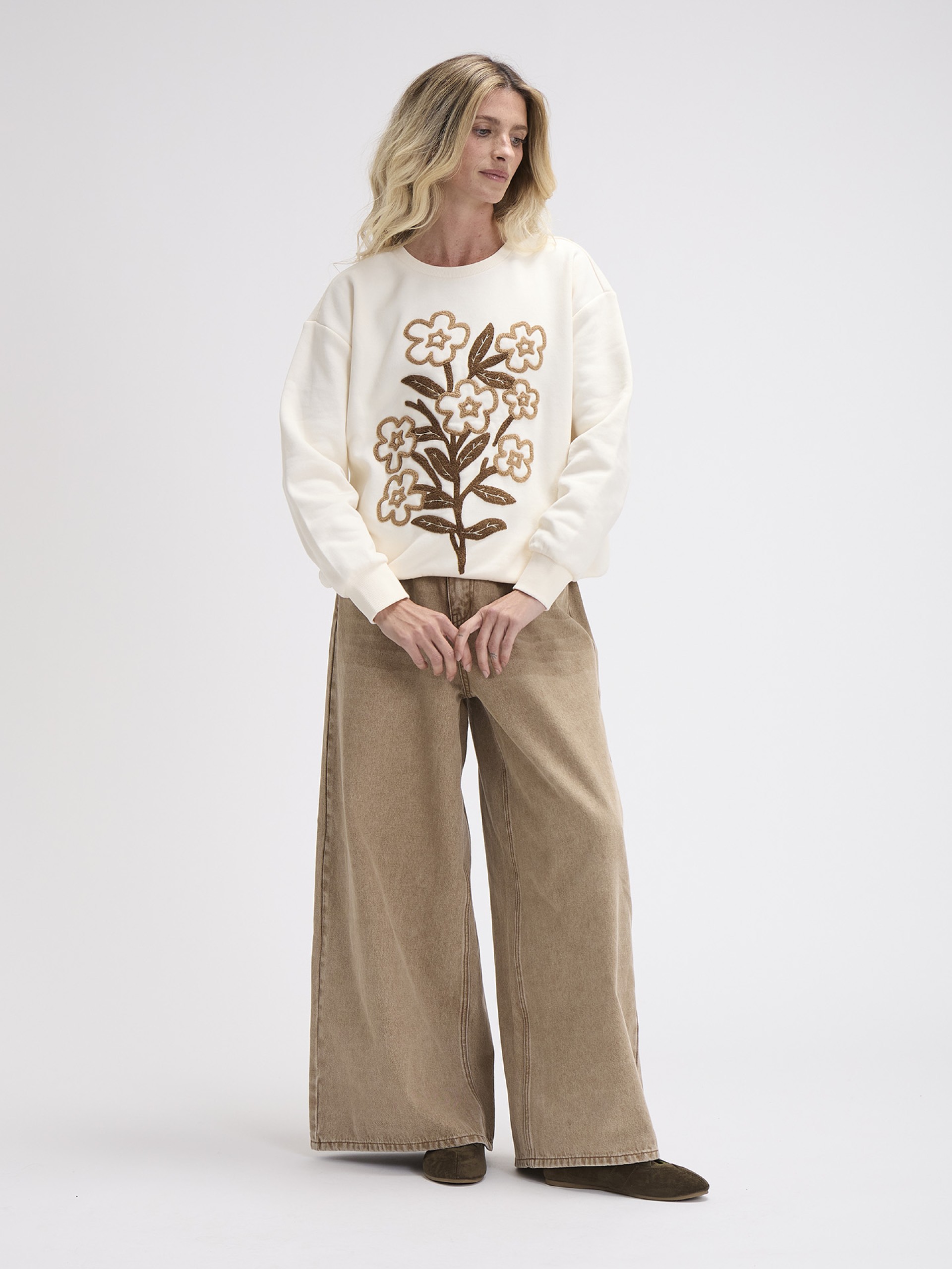 Sweatshirt Bordada Floral