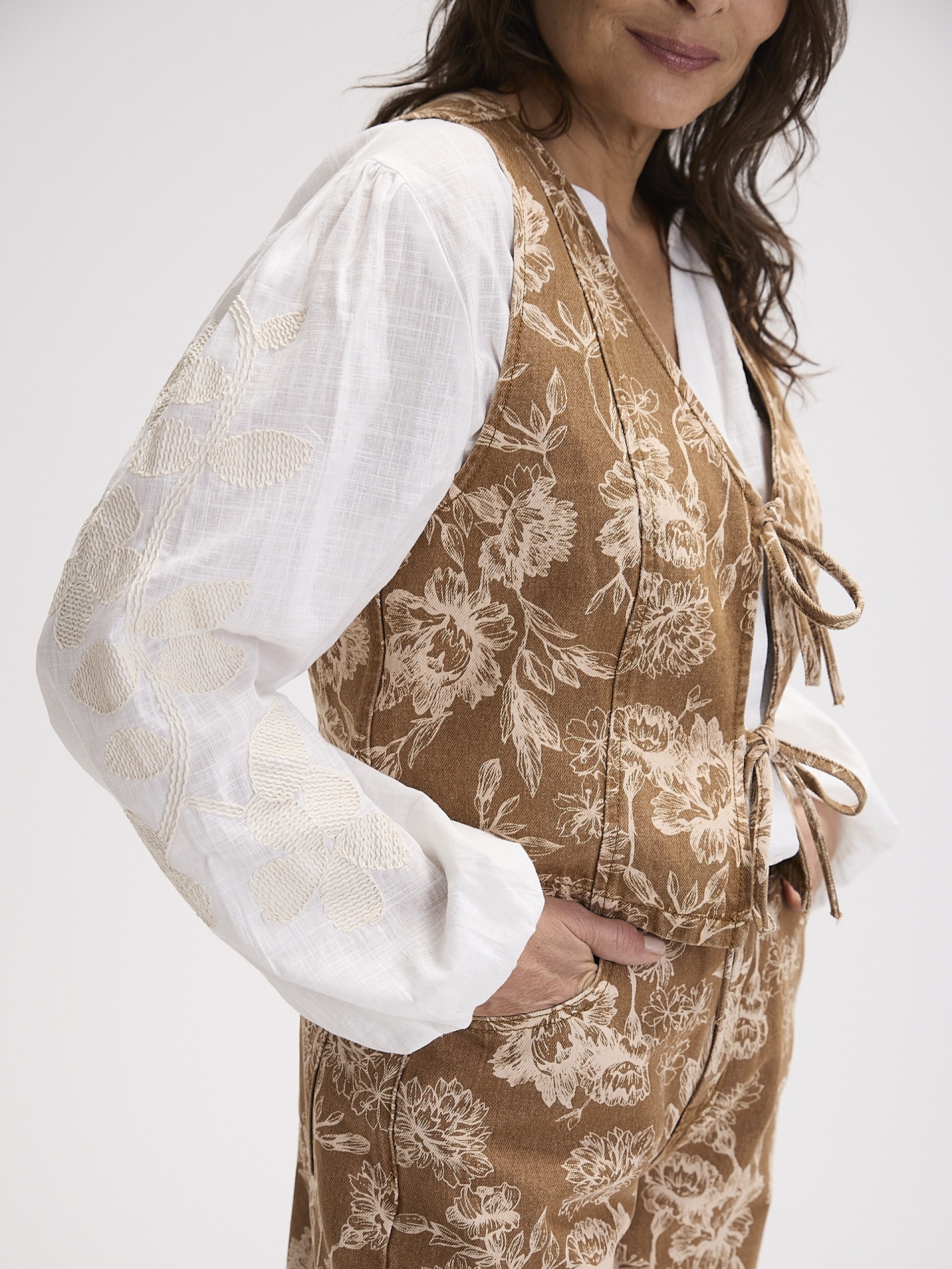 Blusa Bordada Floral