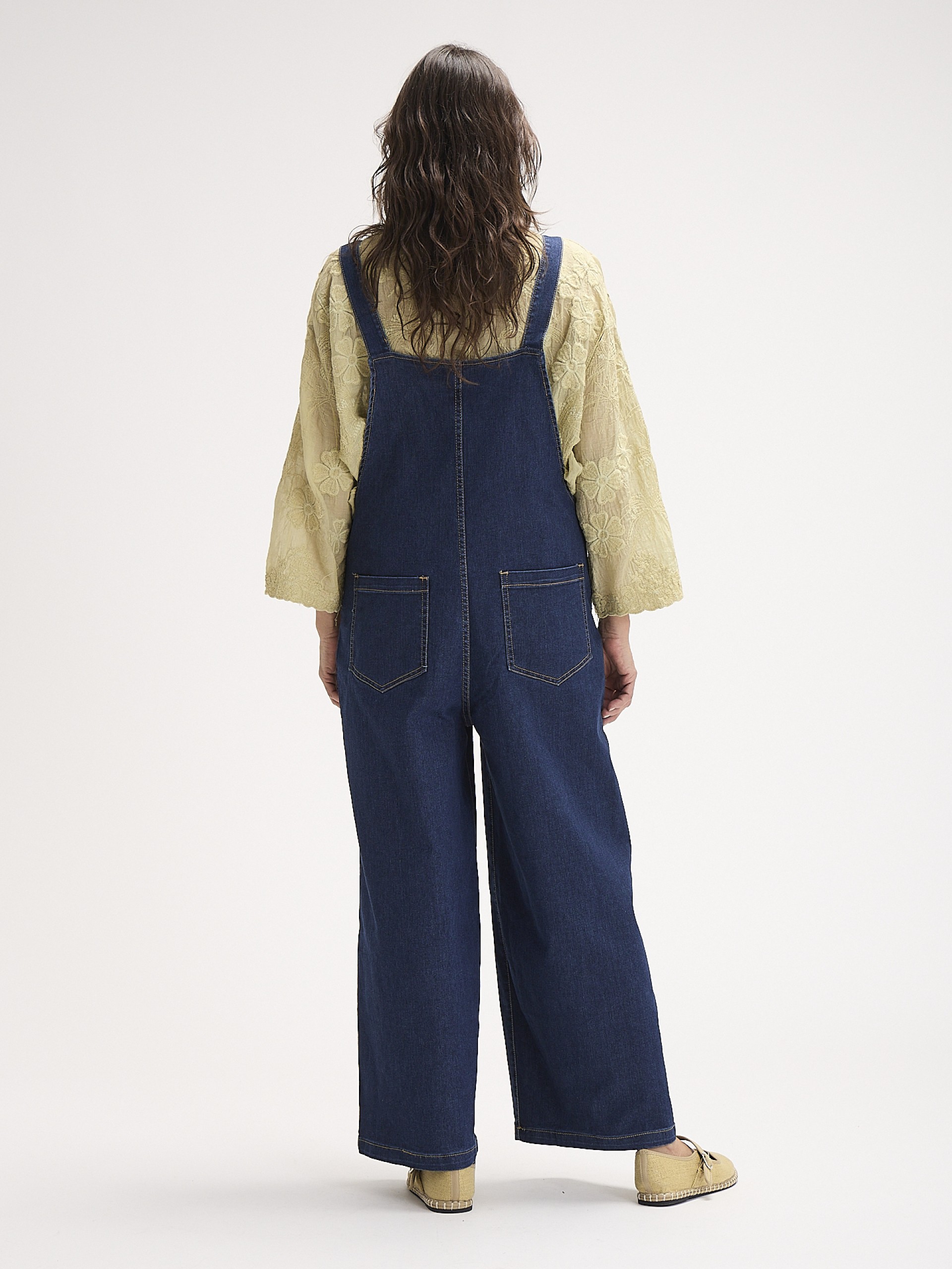 Jardineiras de Ganga Bordadas