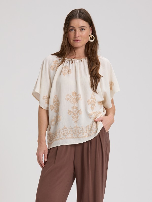 Poncho Bordado Poncho Bordado