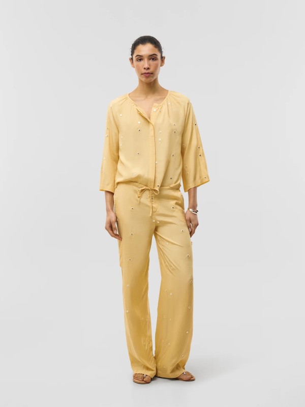 Blusa com espelhos Blusa com espelhos