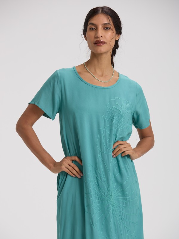 Vestido Comprido Bordado Floral