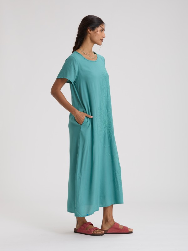Vestido Comprido Bordado Floral