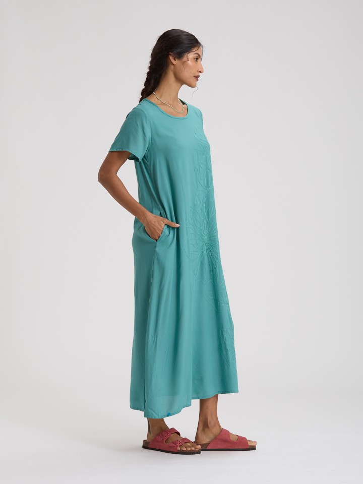 Vestido Comprido Bordado Floral