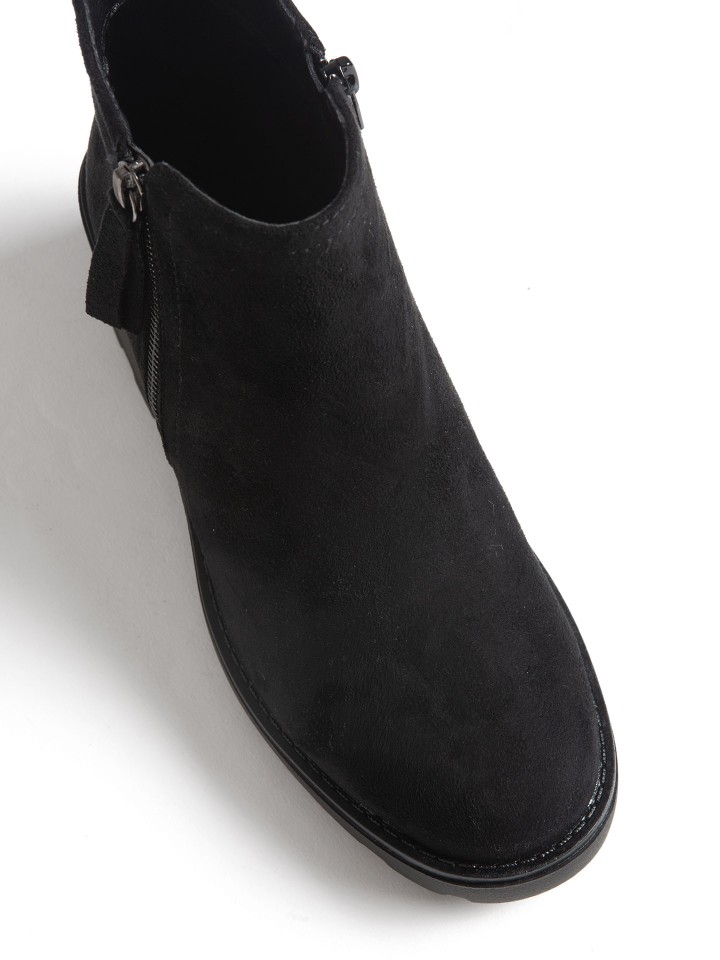 Botins em Efeito Camurca