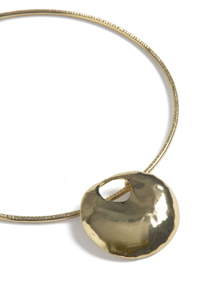 Colar Metalico com Peca Oval