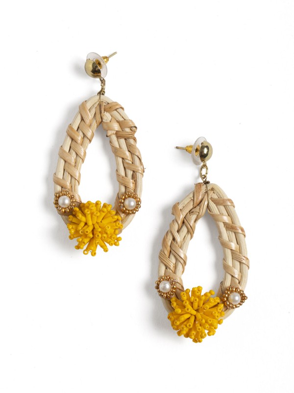 Brincos Pendentes com Detalhes de Missangas