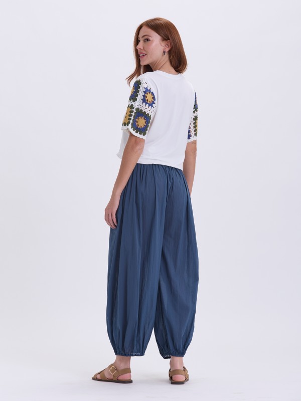 T-shirt com Crochet