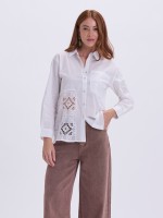 Camisa Branca com Rendas