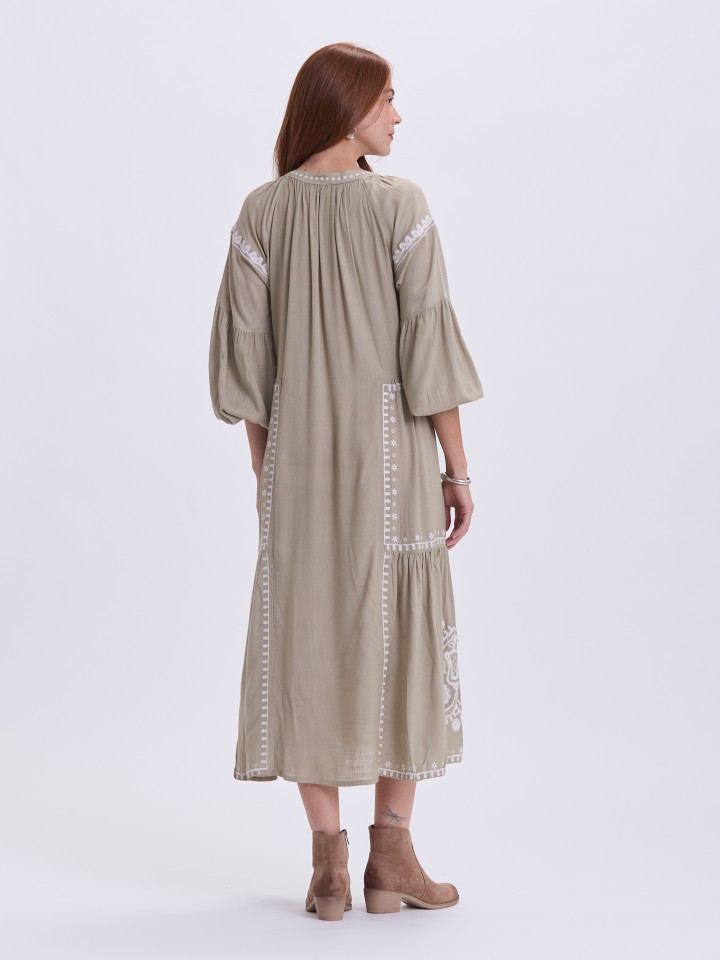 Vestido Comprido Bordado