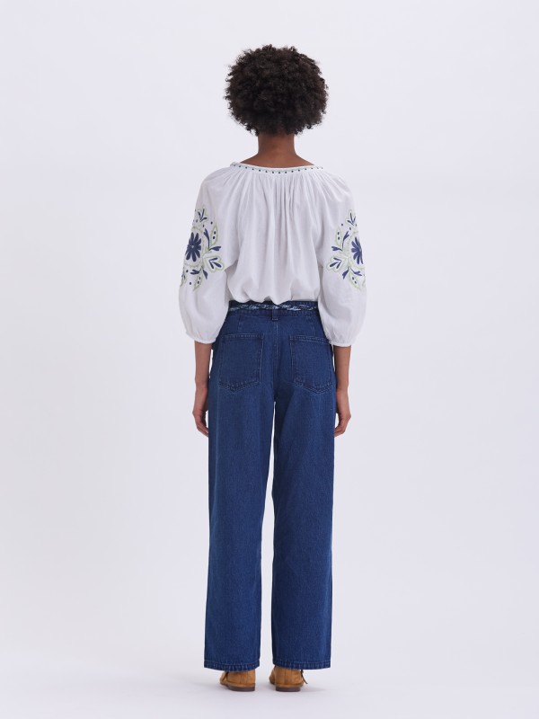 Blusa em Algodao Bordada