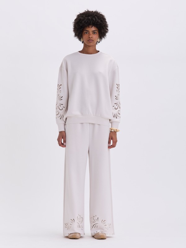Sweatshirt Branca Bordada Sweatshirt Branca Bordada