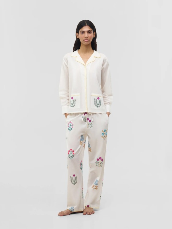 Pijama Jaya com Estampas Variadas Pijama Jaya com Estampas Variadas