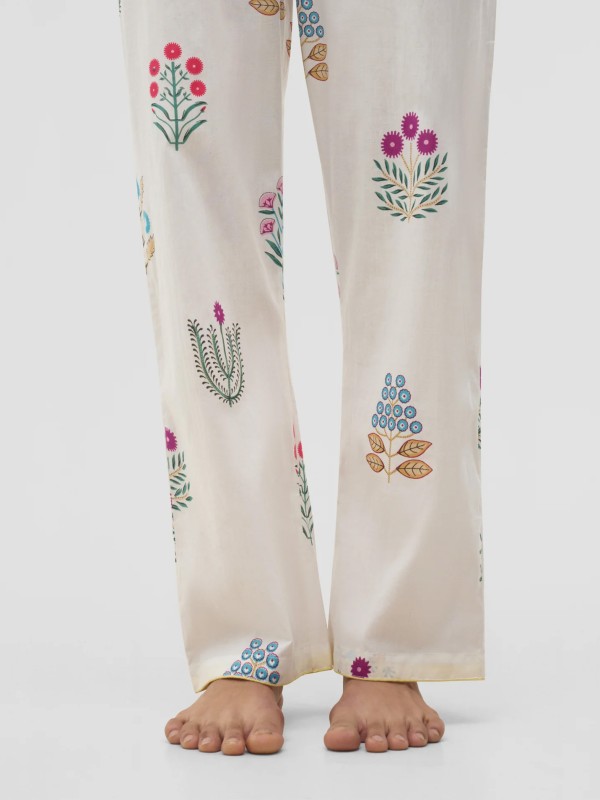 Pijama Jaya com Estampas Variadas Pijama Jaya com Estampas Variadas
