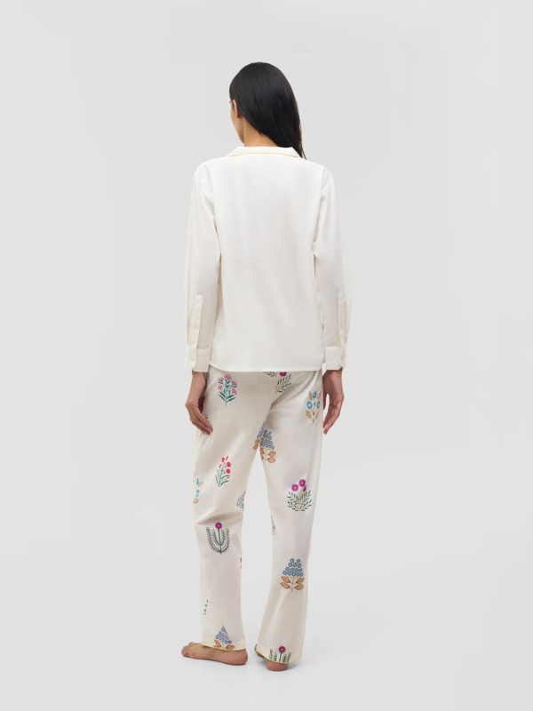 Pijama Jaya com Estampas Variadas Pijama Jaya com Estampas Variadas