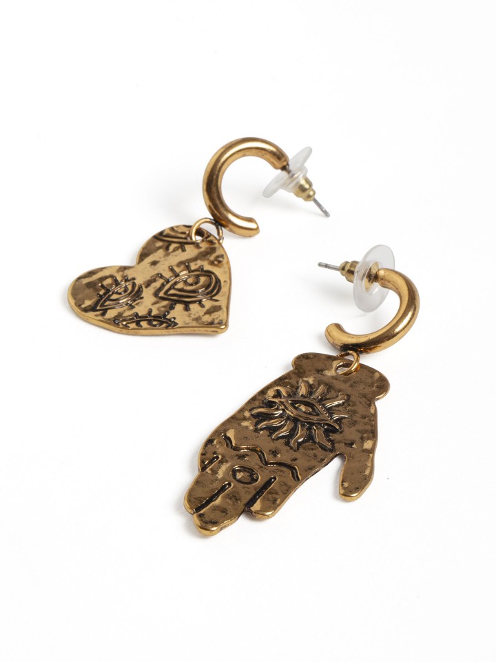Brincos Pendentes Coracao e Mao