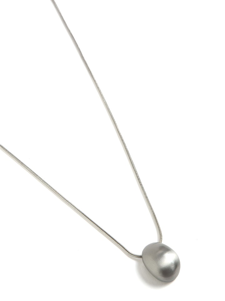 Colar com Pendente Metalico